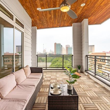 Riverwalk Penthouse Oasis W/Free Parking Gym Pool 샌안토니오 외부 사진