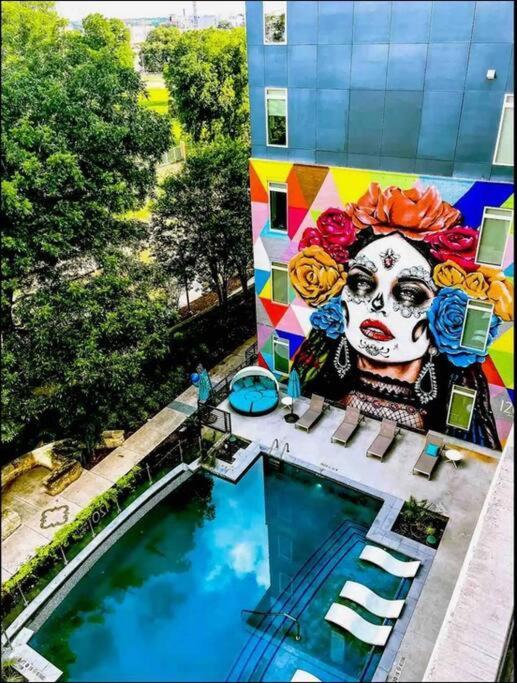 Riverwalk Penthouse Oasis W/Free Parking Gym Pool 샌안토니오 외부 사진