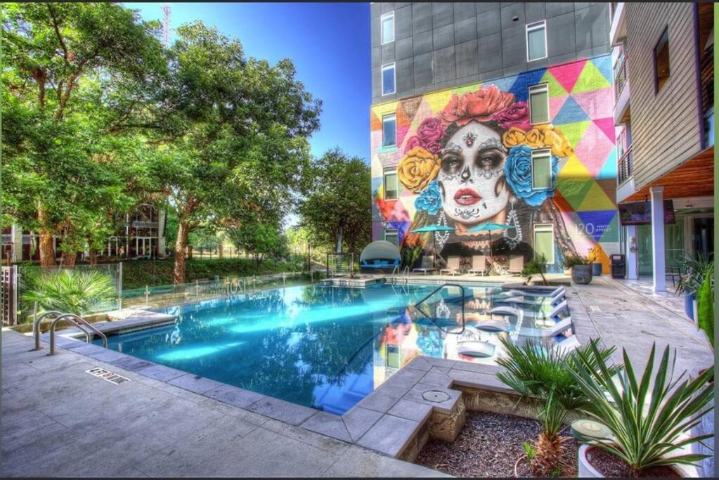 Riverwalk Penthouse Oasis W/Free Parking Gym Pool 샌안토니오 외부 사진