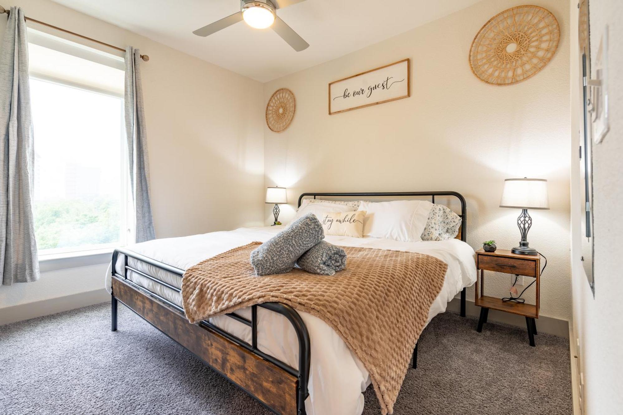 Riverwalk Penthouse Oasis W/Free Parking Gym Pool 샌안토니오 외부 사진