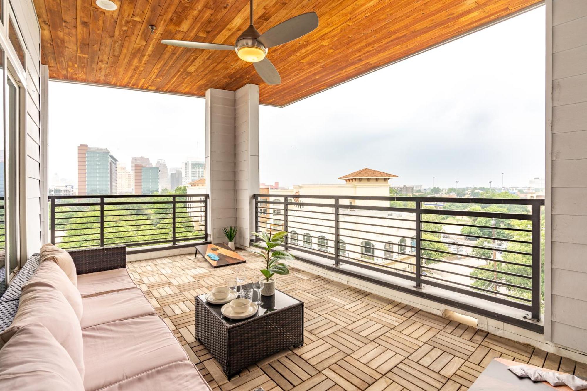 Riverwalk Penthouse Oasis W/Free Parking Gym Pool 샌안토니오 외부 사진
