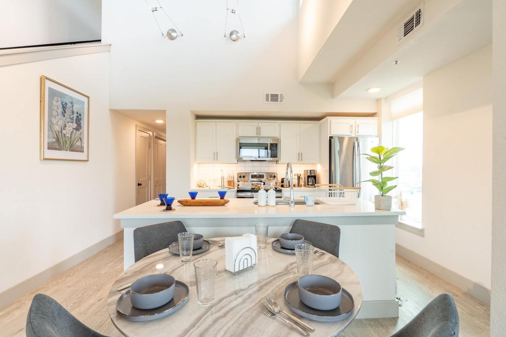 Riverwalk Penthouse Oasis W/Free Parking Gym Pool 샌안토니오 외부 사진