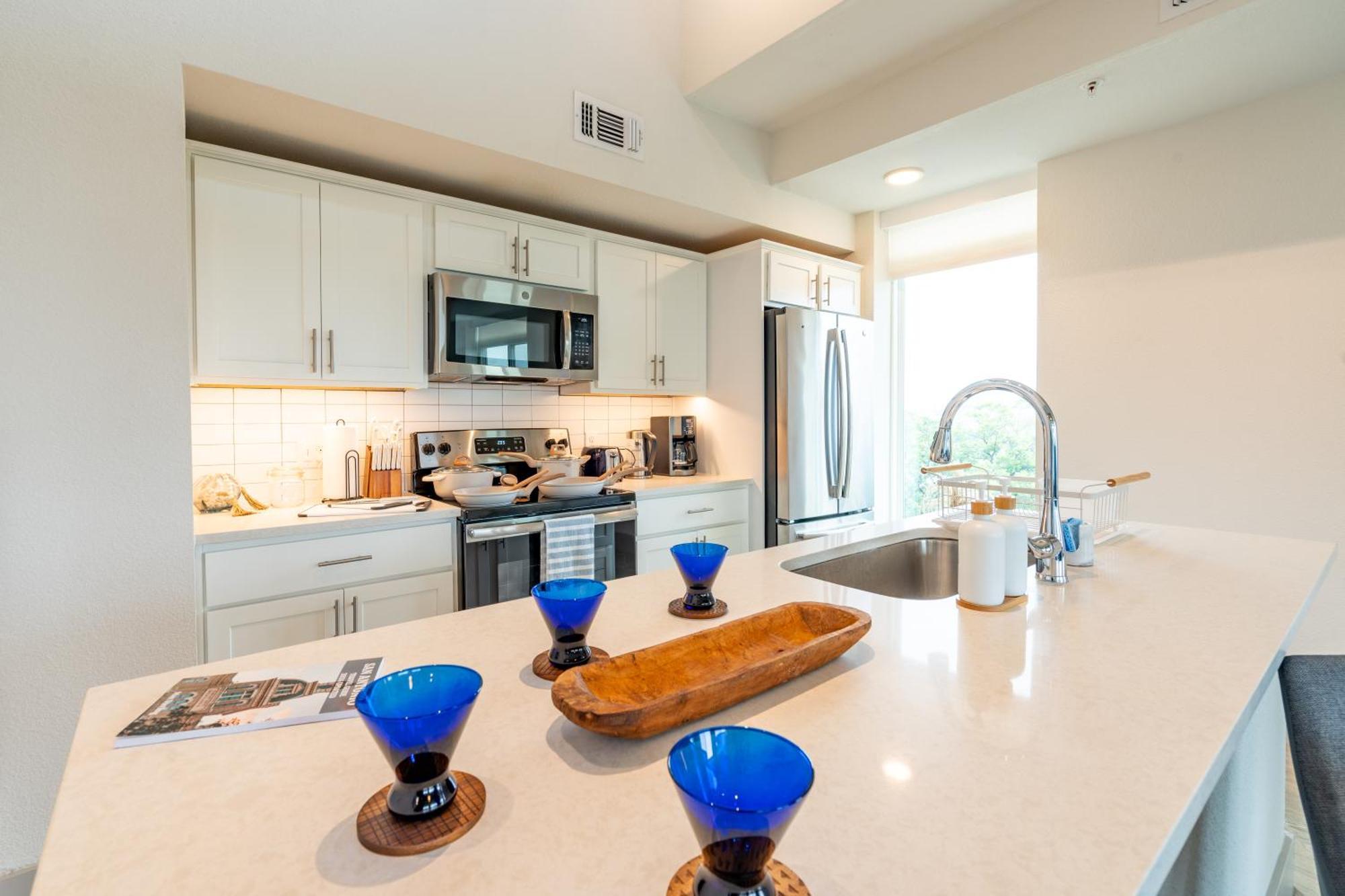 Riverwalk Penthouse Oasis W/Free Parking Gym Pool 샌안토니오 외부 사진