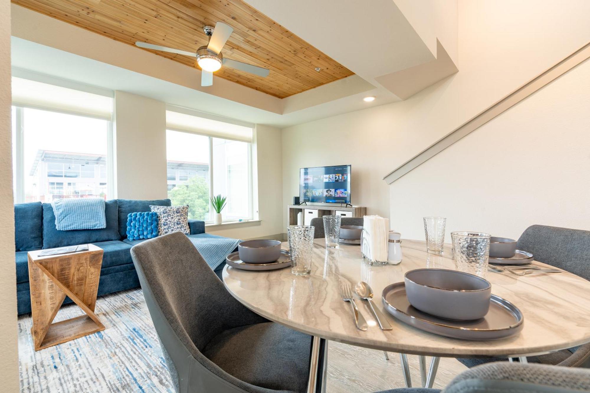 Riverwalk Penthouse Oasis W/Free Parking Gym Pool 샌안토니오 외부 사진