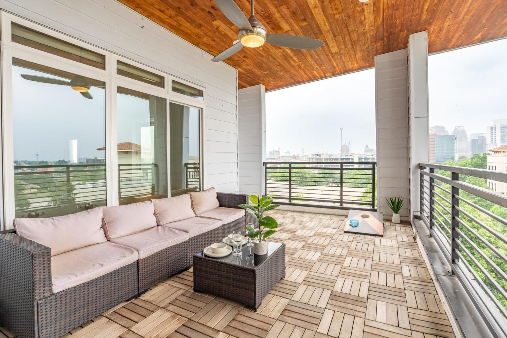 Riverwalk Penthouse Oasis W/Free Parking Gym Pool 샌안토니오 외부 사진