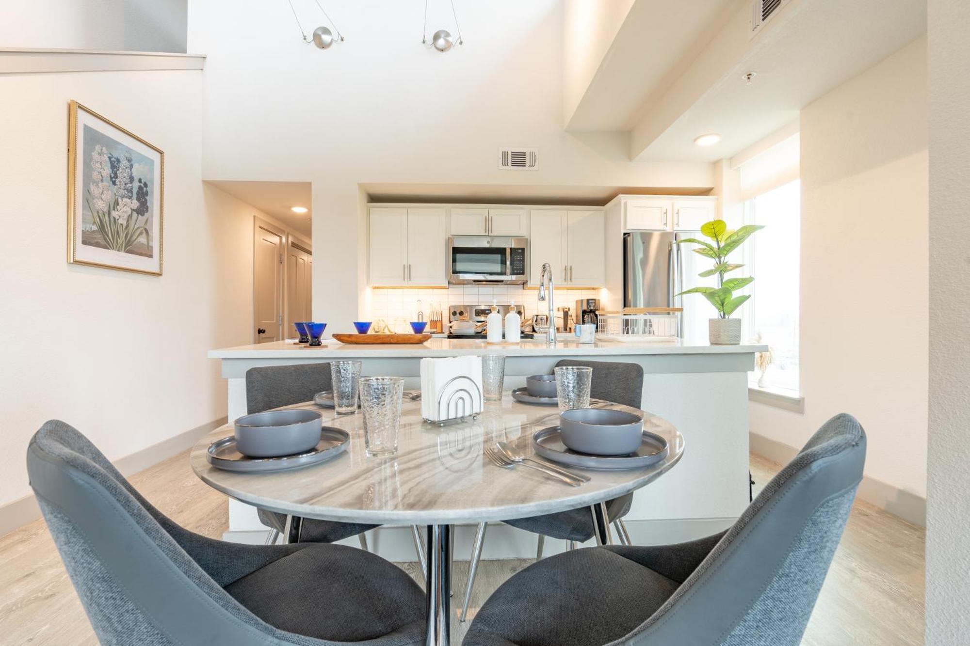 Riverwalk Penthouse Oasis W/Free Parking Gym Pool 샌안토니오 외부 사진