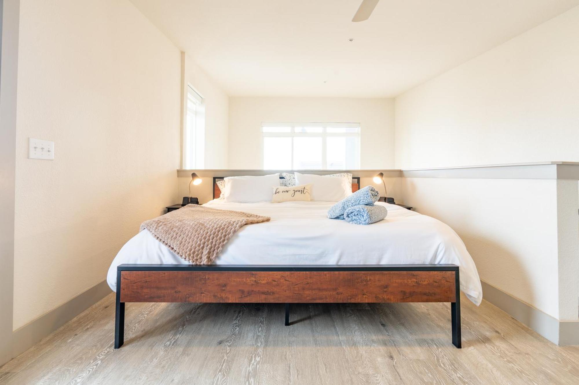 Riverwalk Penthouse Oasis W/Free Parking Gym Pool 샌안토니오 외부 사진