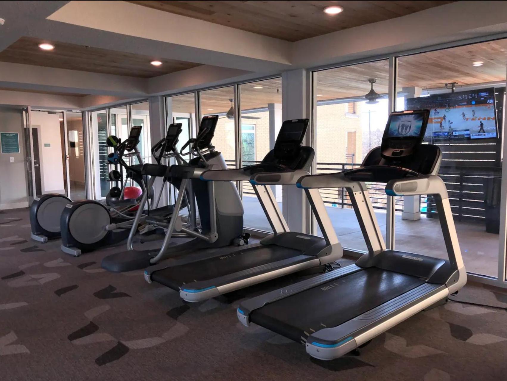 Riverwalk Penthouse Oasis W/Free Parking Gym Pool 샌안토니오 외부 사진